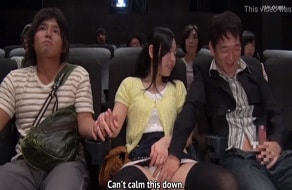 Japonesa manoseada en el cine