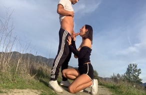 Follando en la montaña con Hailey Rose