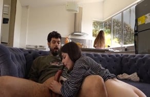 Rosi Lane se la mama al novio de la hijastra