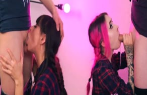 Zirael Rem y Alice Bong cada una chupando una polla
